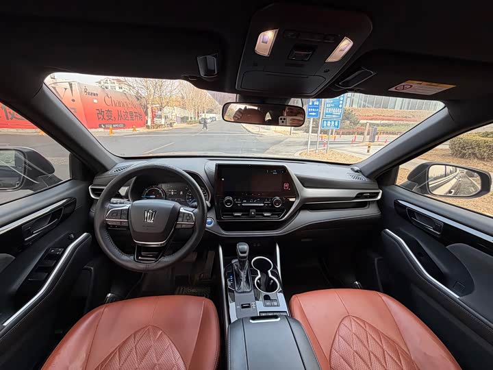 Фото 9 - Toyota Crown Kluger