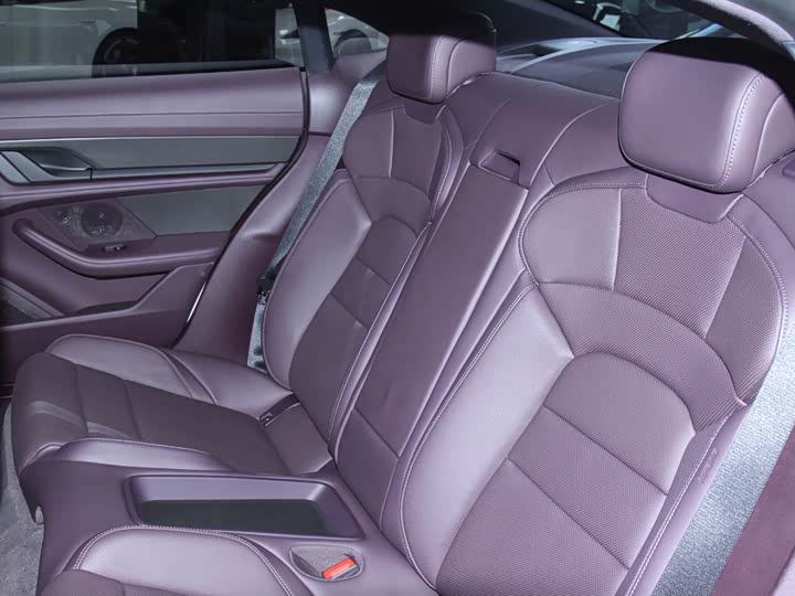 Photo 7 - Porsche Taycan