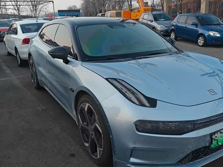 Фото 3 - Zeekr 001