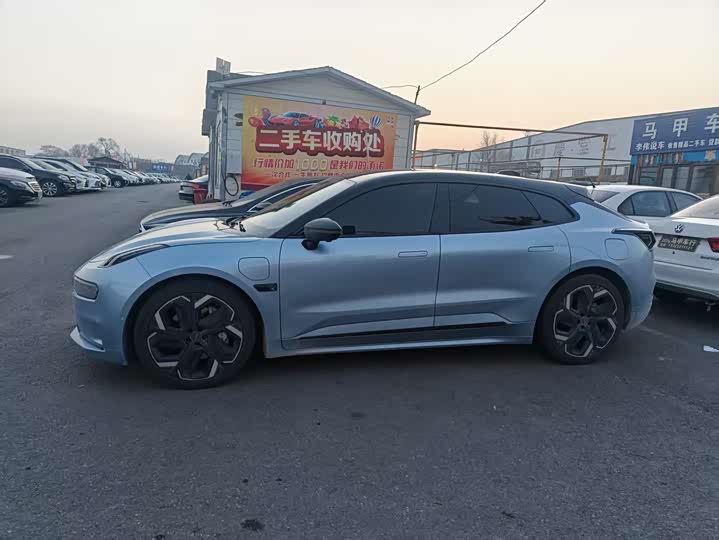 Фото 4 - Zeekr 001