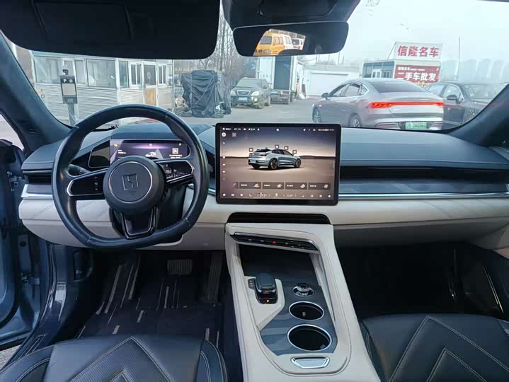 Фото 6 - Zeekr 001