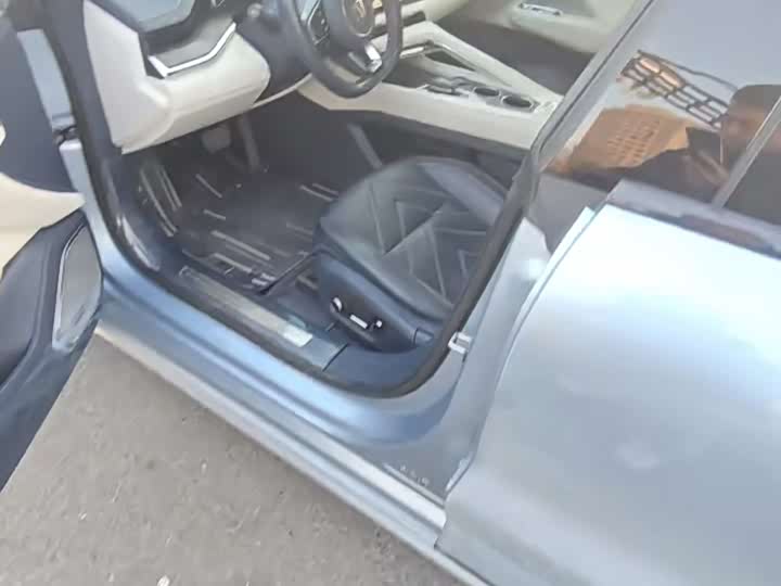 Фото 9 - Zeekr 001