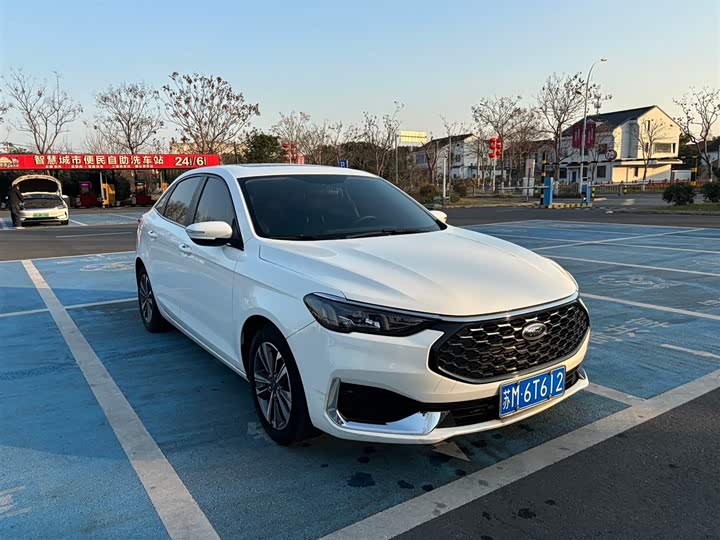 Фото 6 - Ford Escort