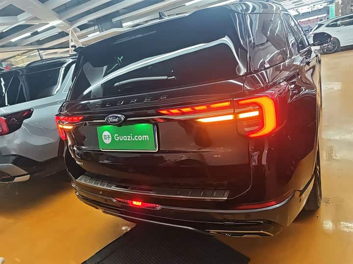 Фото 6 - Ford Explorer