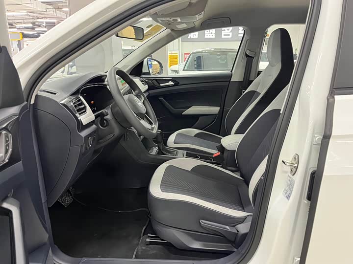 Фото 4 - Volkswagen Tharu