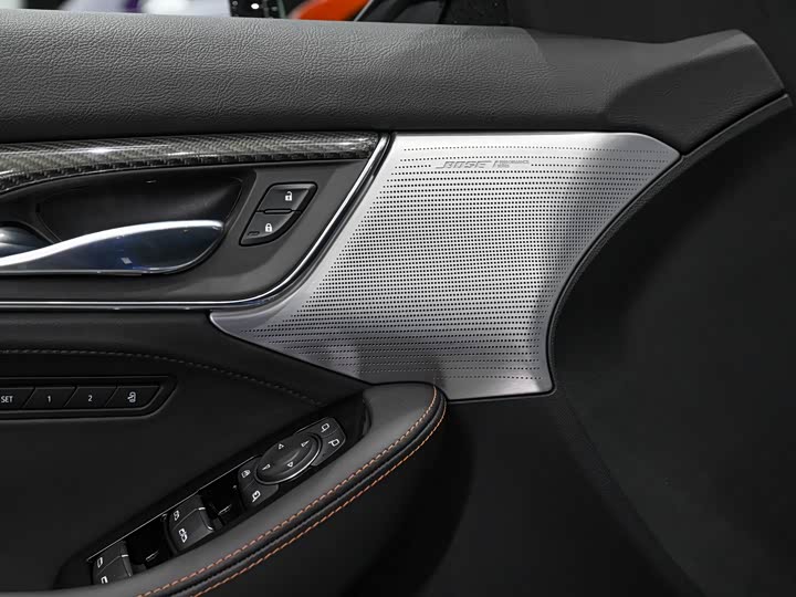 Фото 9 - Cadillac CT5