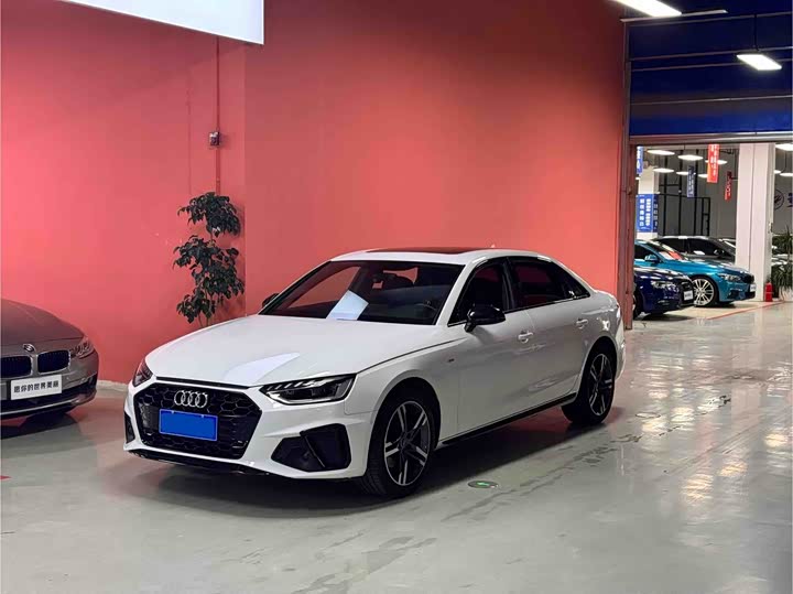 Фото 1 - Audi A4L