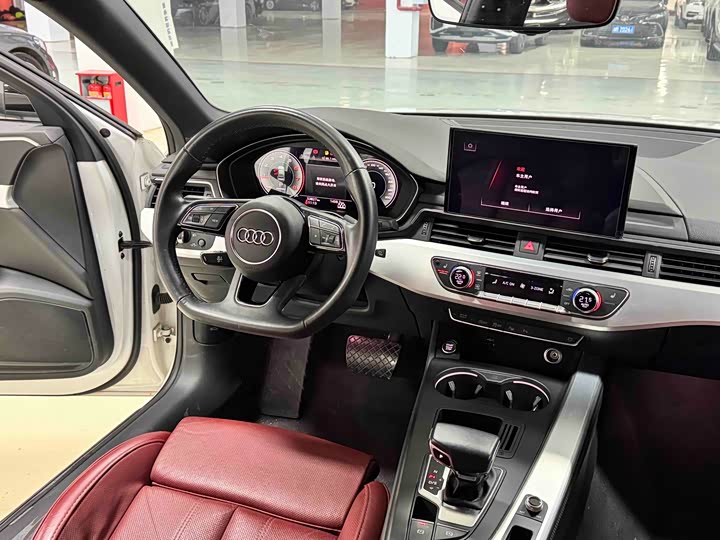 Фото 5 - Audi A4L