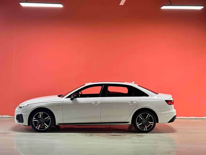 Фото 9 - Audi A4L