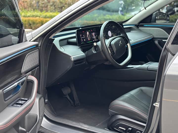 Фото 7 - XPeng P7