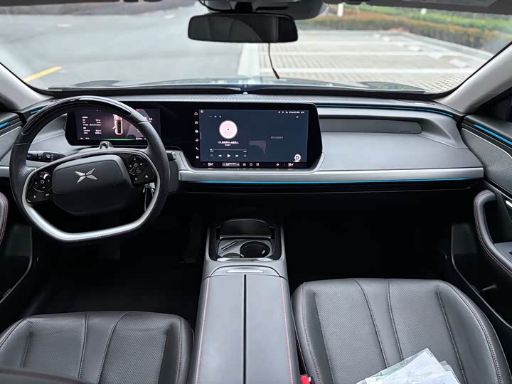 Фото 9 - XPeng P7