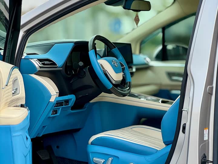 Фото 3 - Toyota Sienna