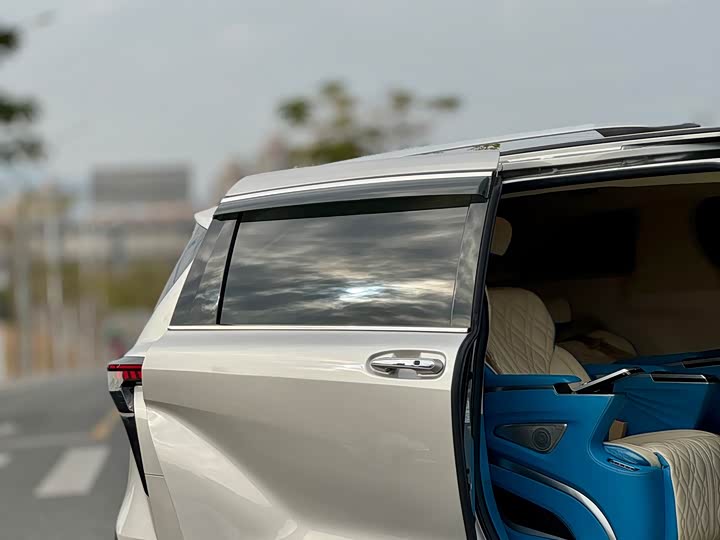 Фото 5 - Toyota Sienna