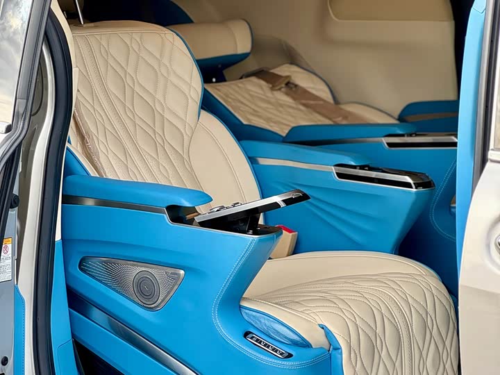 Фото 7 - Toyota Sienna