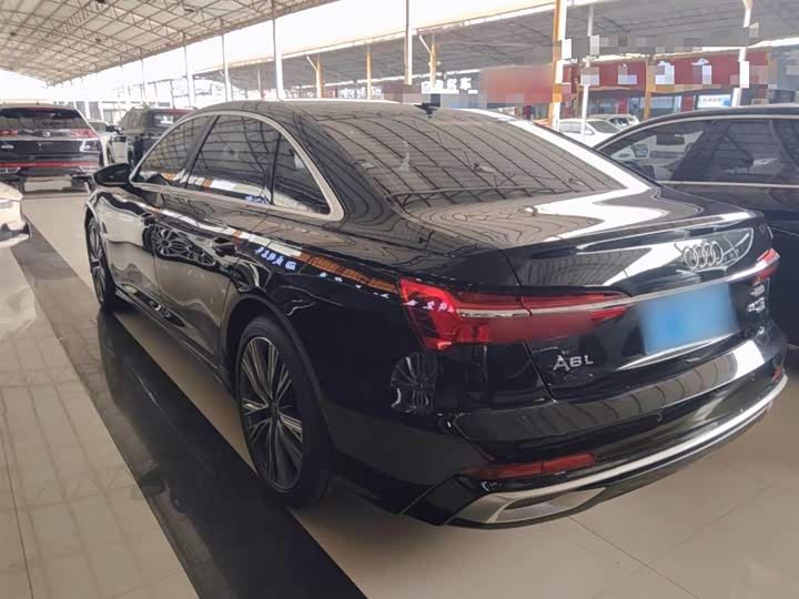 Фото 5 - Audi A6L