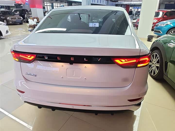 Фото 6 - Geely Emgrand