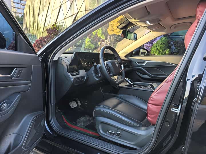 Фото 4 - Bestune B70