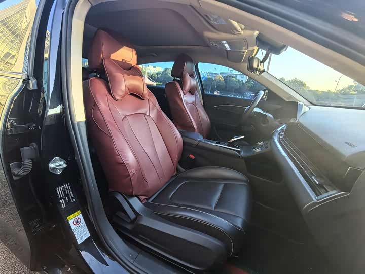 Фото 6 - Bestune B70