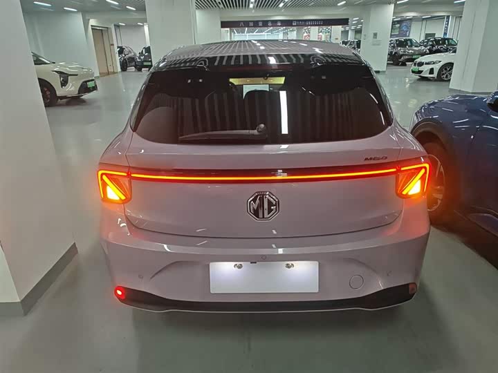 Фото 6 - MG Motor 4 EV