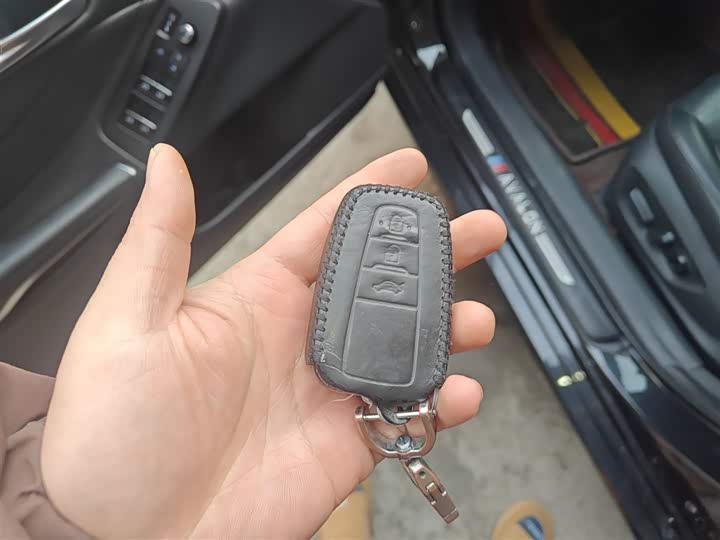 Фото 9 - Toyota Avalon