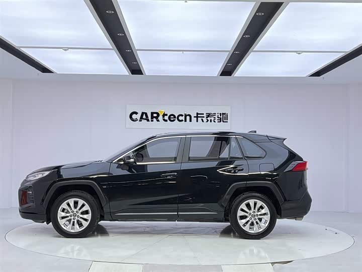 Фото 2 - Toyota Wildlander