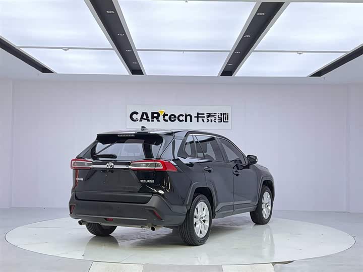 Фото 5 - Toyota Wildlander