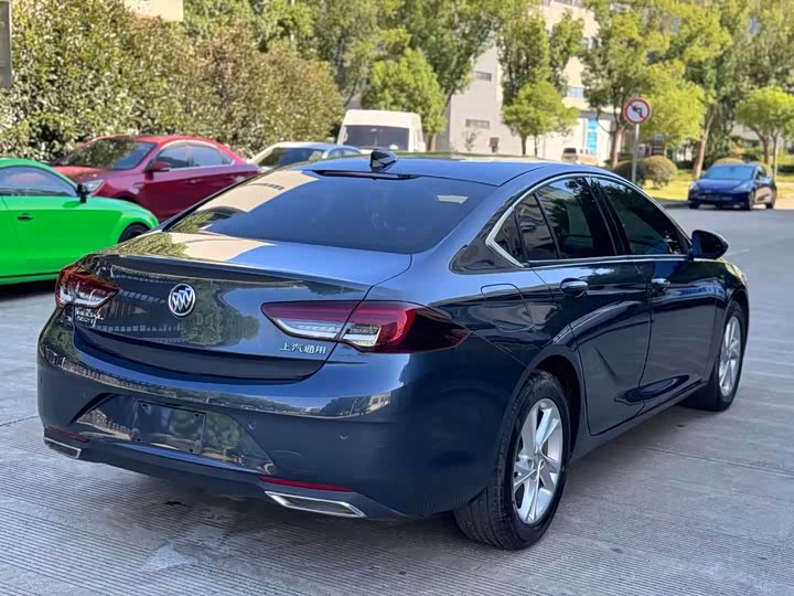 Фото 9 - Buick Regal