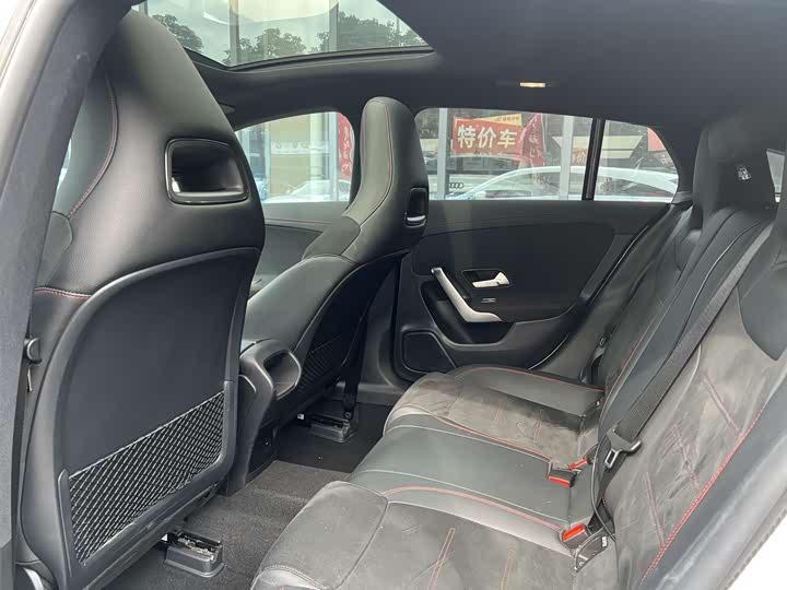 Фото 8 - Mercedes-Benz CLA-Class