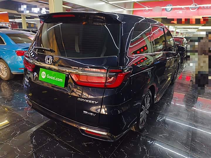 Фото 7 - Honda Odyssey