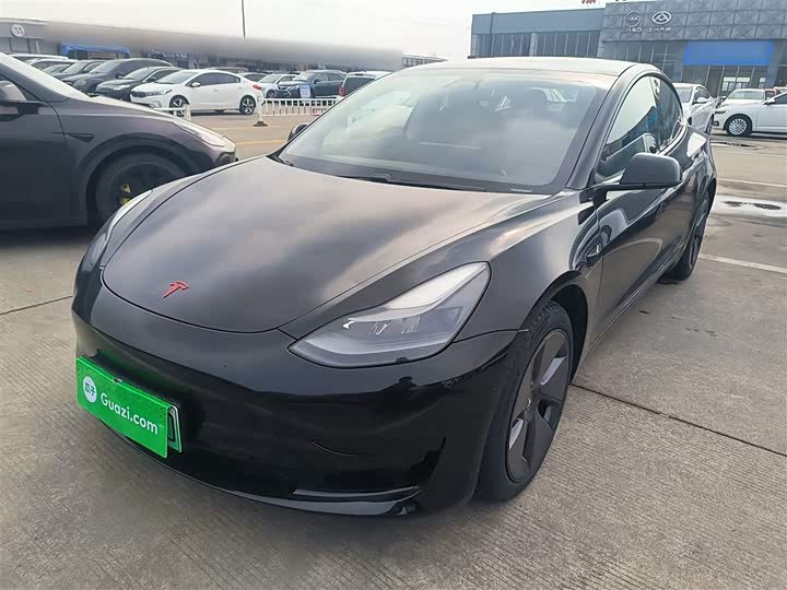 Фото 2 - Tesla Model 3