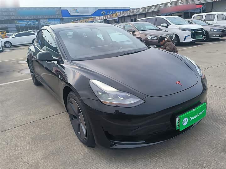 Фото 4 - Tesla Model 3