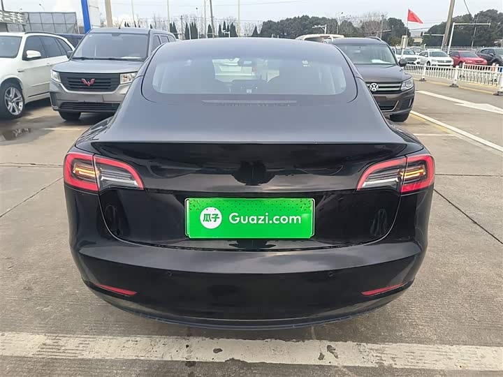 Фото 6 - Tesla Model 3