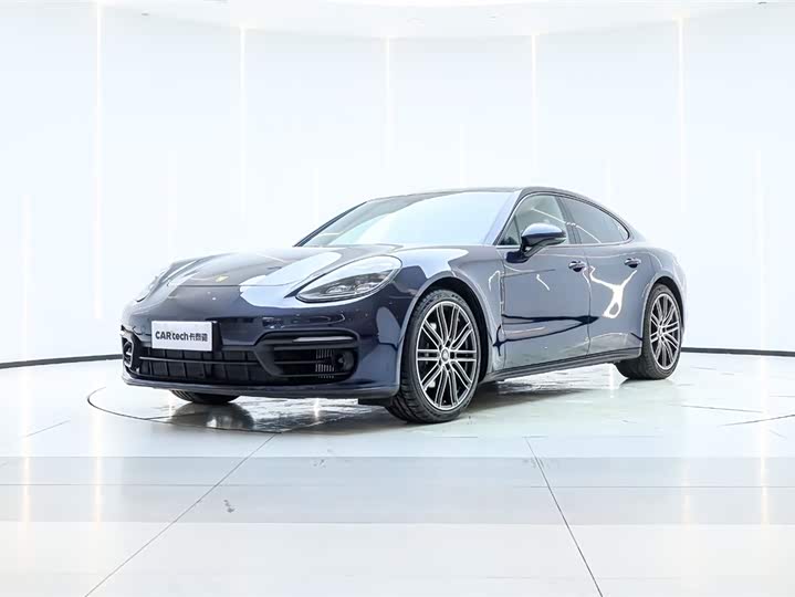 Фото 1 - Porsche Panamera