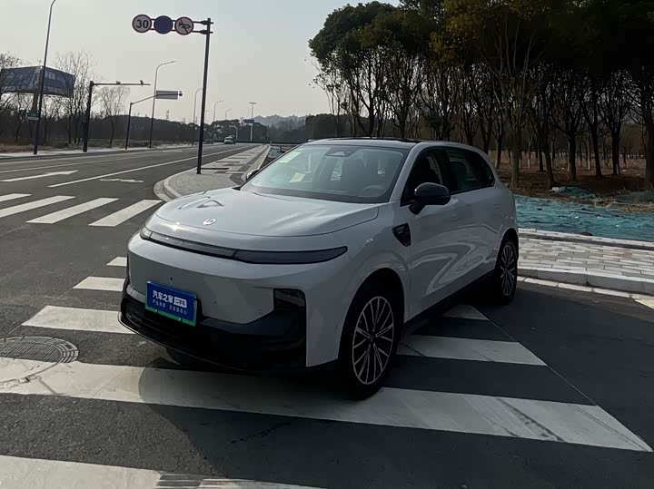 Фото 1 - Leapmotor B10