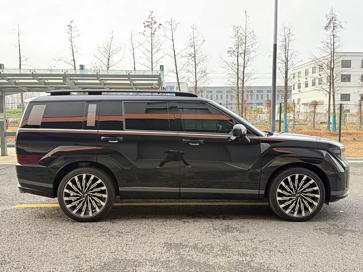 Фото 4 - Hyundai Santa Fe