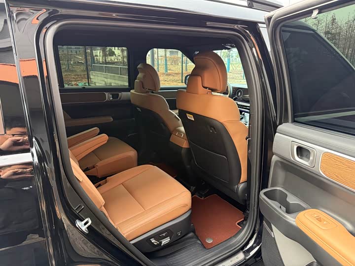 Фото 7 - Hyundai Santa Fe