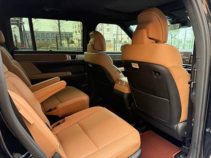 Фото 8 - Hyundai Santa Fe