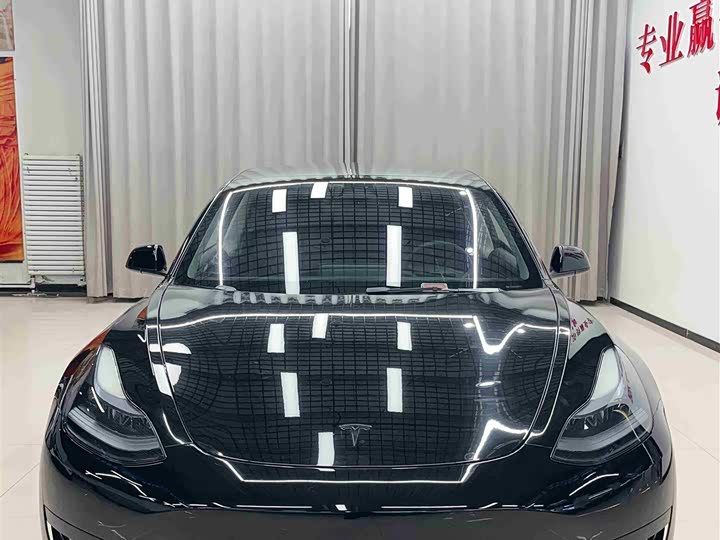 Фото 3 - Tesla Model 3