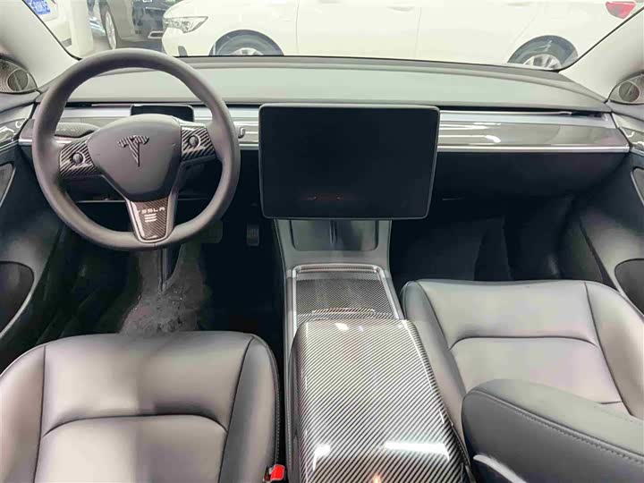 Фото 7 - Tesla Model 3
