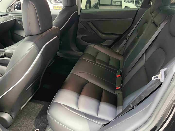 Фото 9 - Tesla Model 3