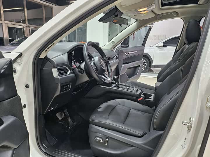 Фото 8 - Mazda CX-5