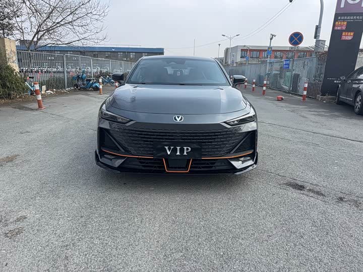 Фото 2 - Changan UNI-V