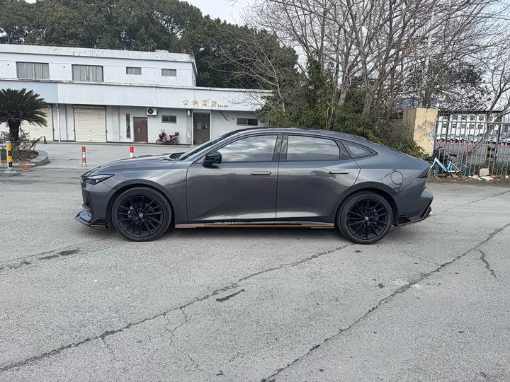 Фото 3 - Changan UNI-V