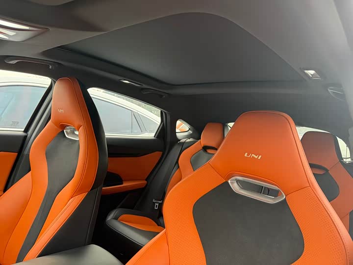 Фото 6 - Changan UNI-V