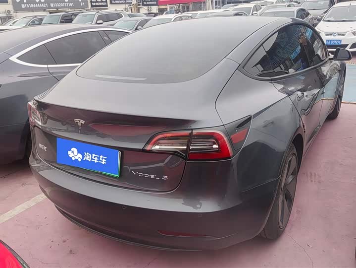 Фото 3 - Tesla Model 3