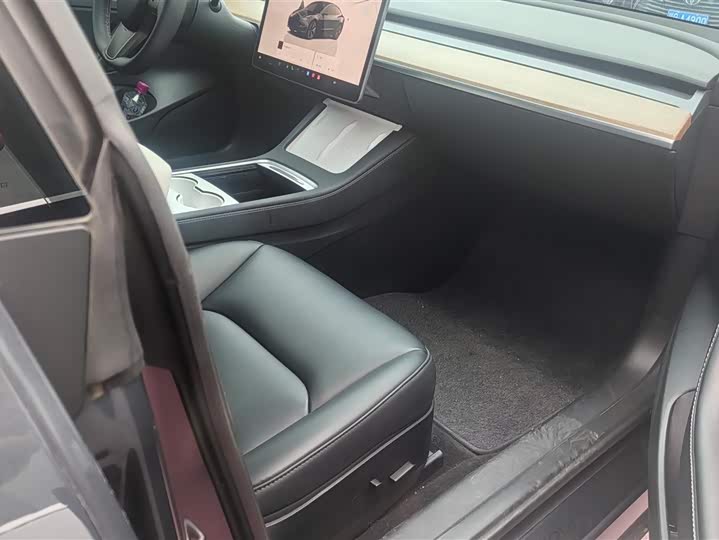 Фото 8 - Tesla Model 3