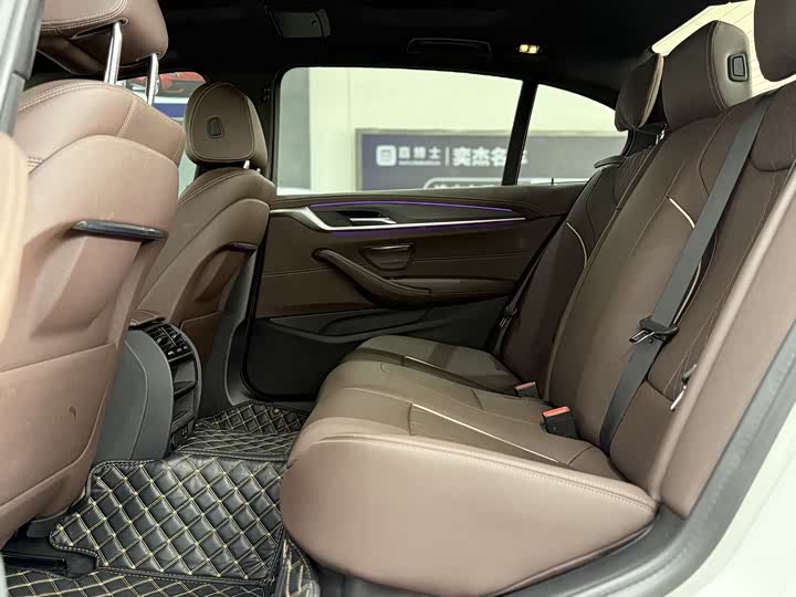 Фото 5 - BMW 5 Series