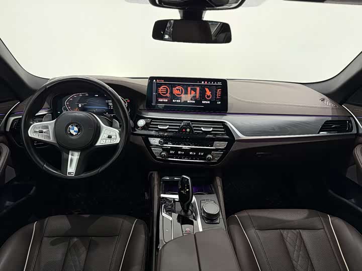 Фото 6 - BMW 5 Series