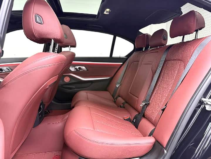 Photo 6 - BMW 3 Series