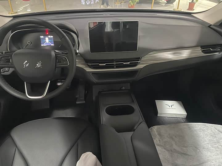 Фото 5 - Hongqi E-QM5